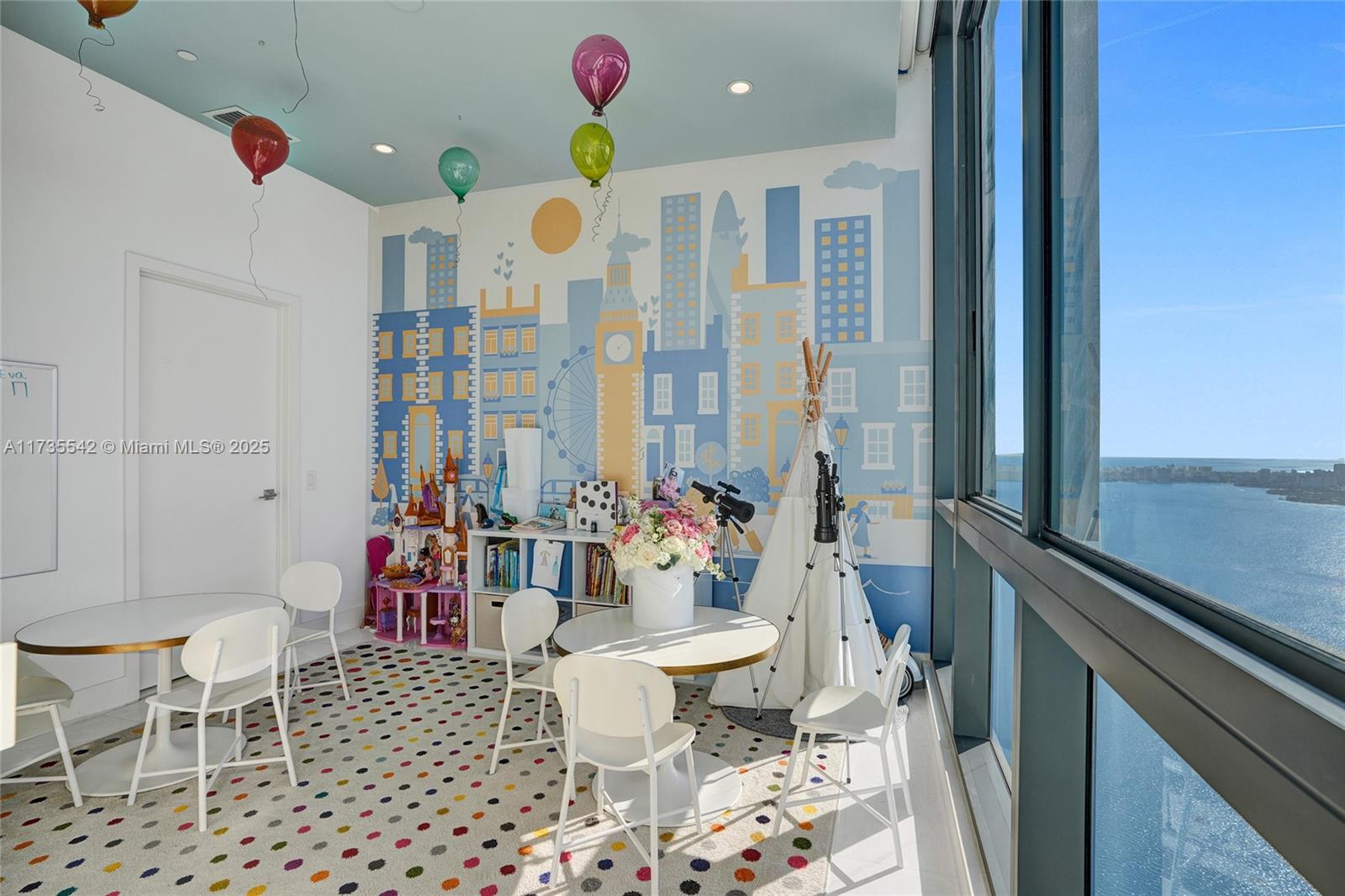 ONE PARAISO CONDO - Residential