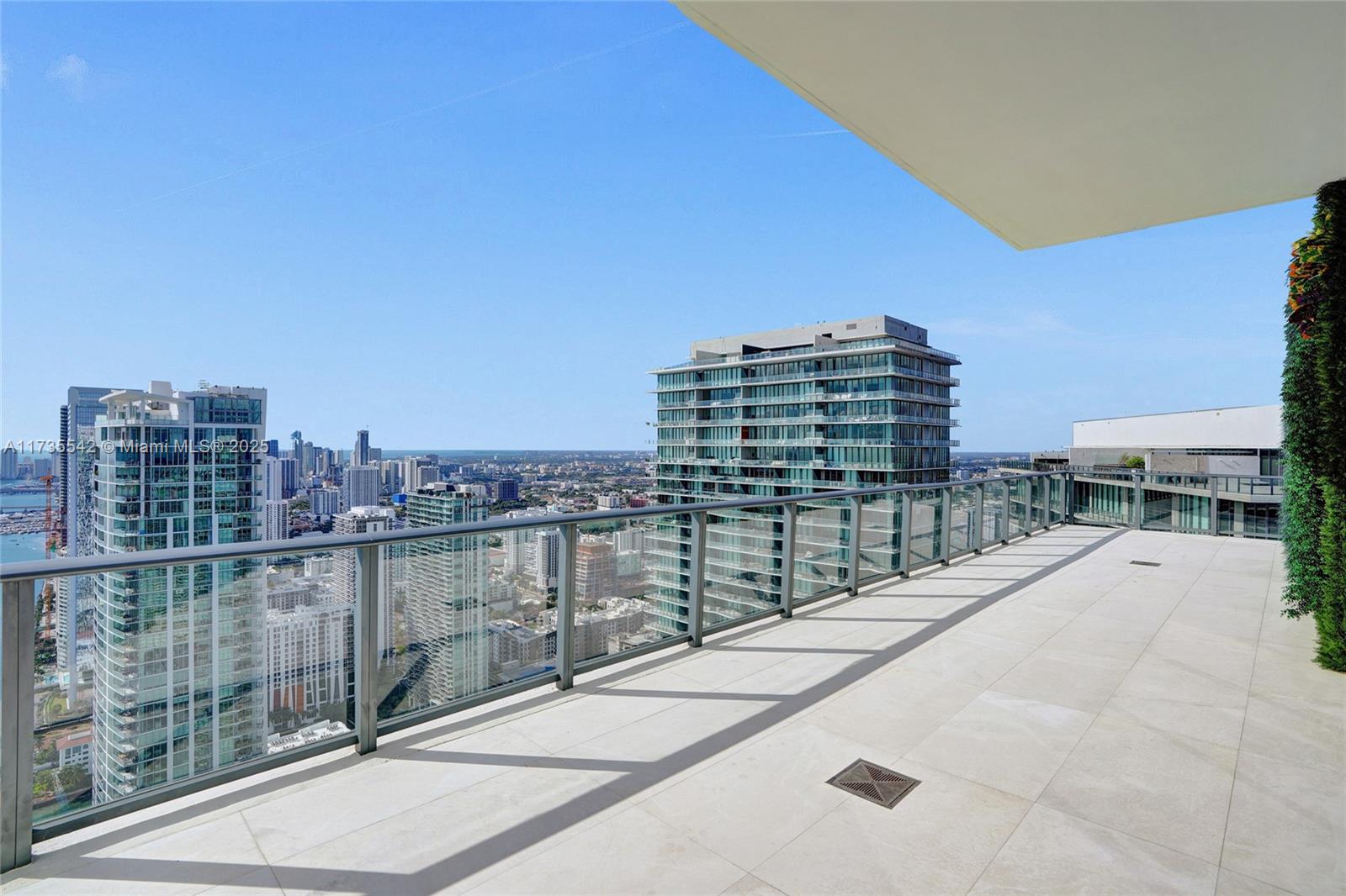 ONE PARAISO CONDO - Residential
