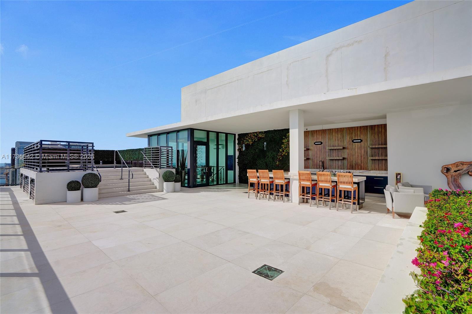 ONE PARAISO CONDO - Residential