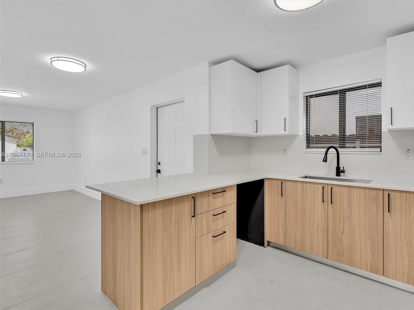 LIBERTY CITY - Residential Income