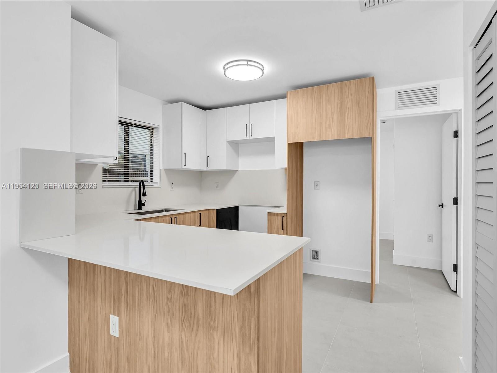 LIBERTY CITY - Residential Income