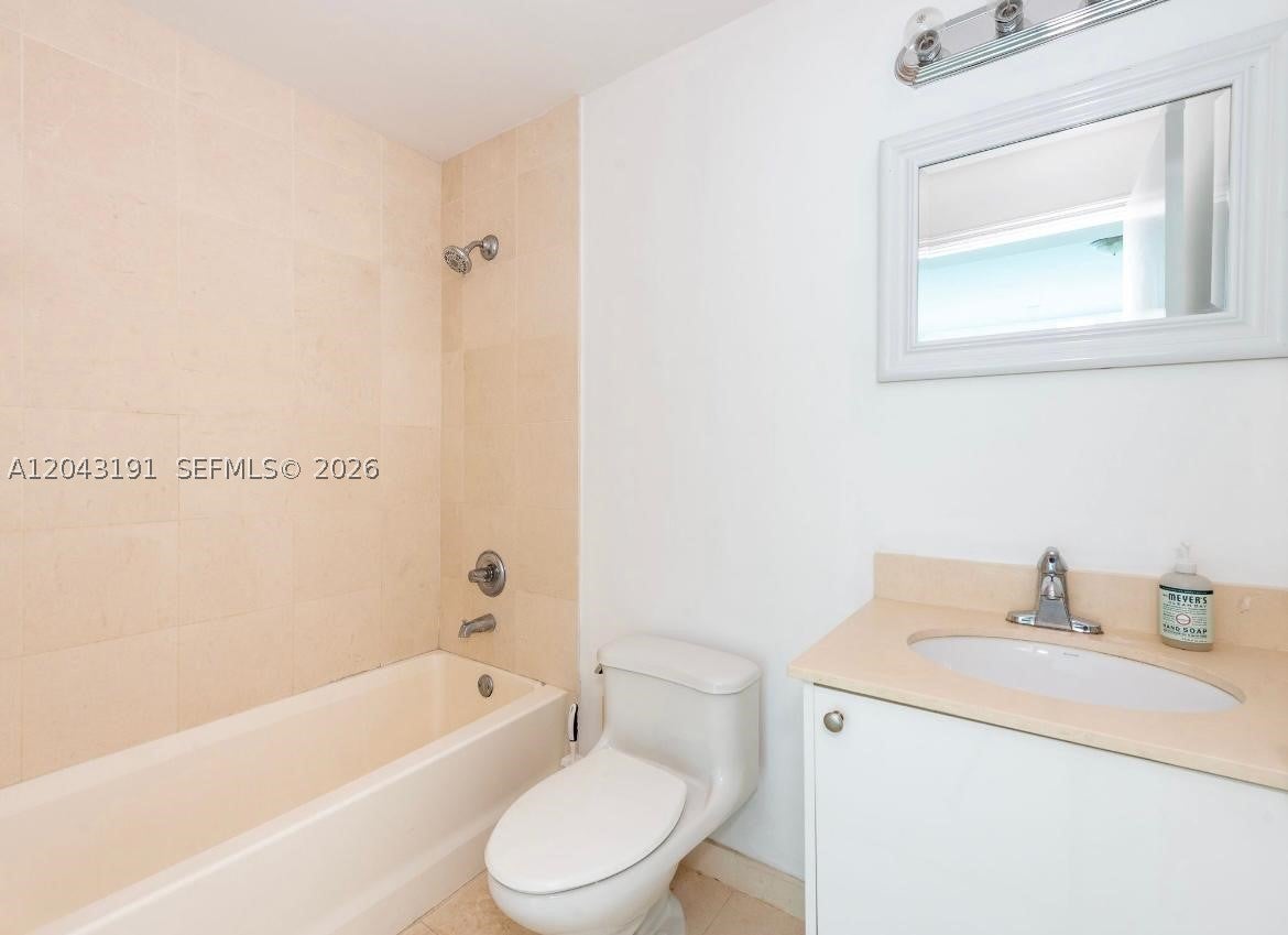60 SW 13th St 1416