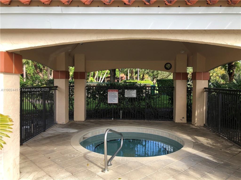 CORAL KEY CONDO - Residential Lease