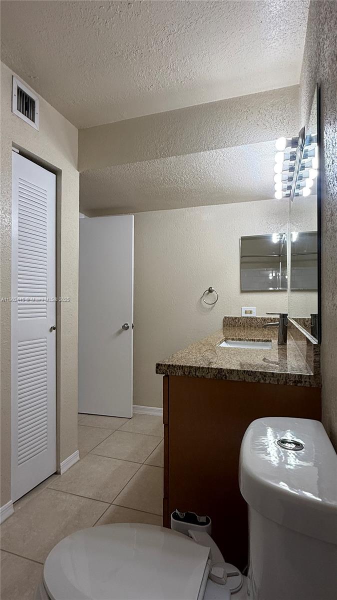 CORAL KEY CONDO - Residential Lease