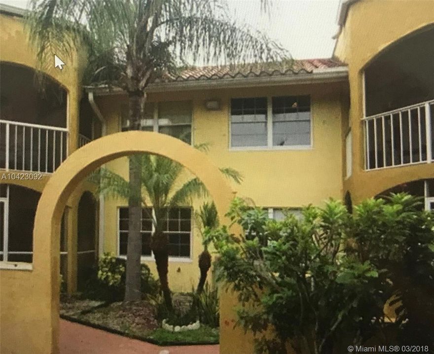 Very nice 2 bedroom 2 bath condo in the heart of Kendall! Great opportunity under market value..
Kitchen has granite counter tops must see.. Low HOA fees.