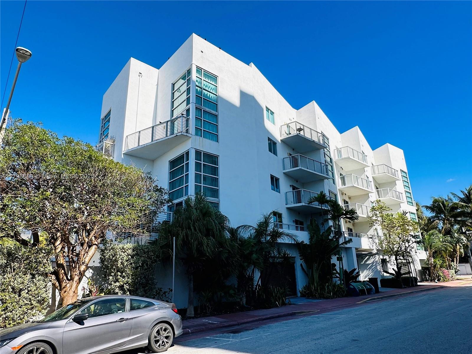 7700 Collins Ave 1