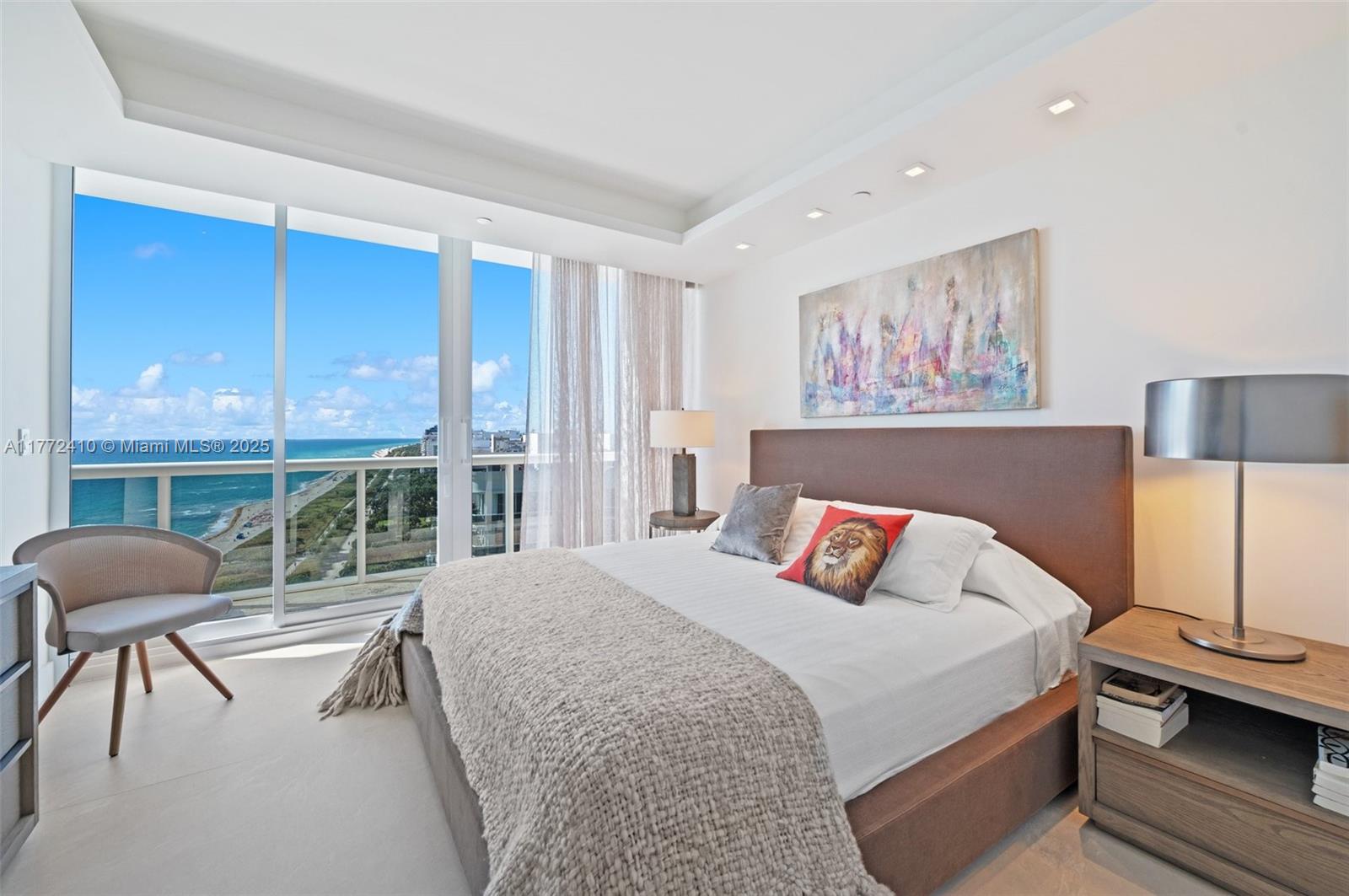 MAJESTIC TOWER - Residential