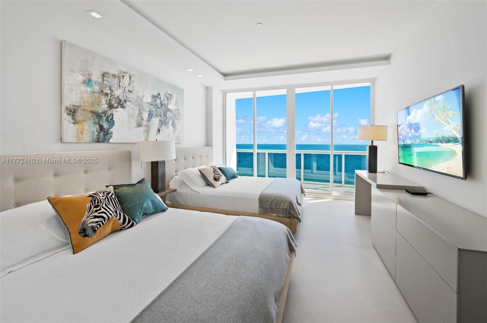 MAJESTIC TOWER - Residential