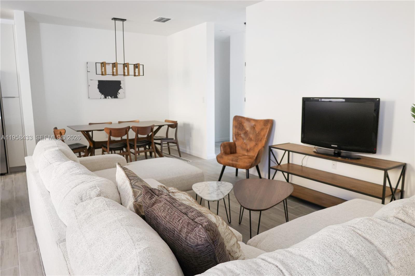 N MIAMI ESTATES - Residential Lease