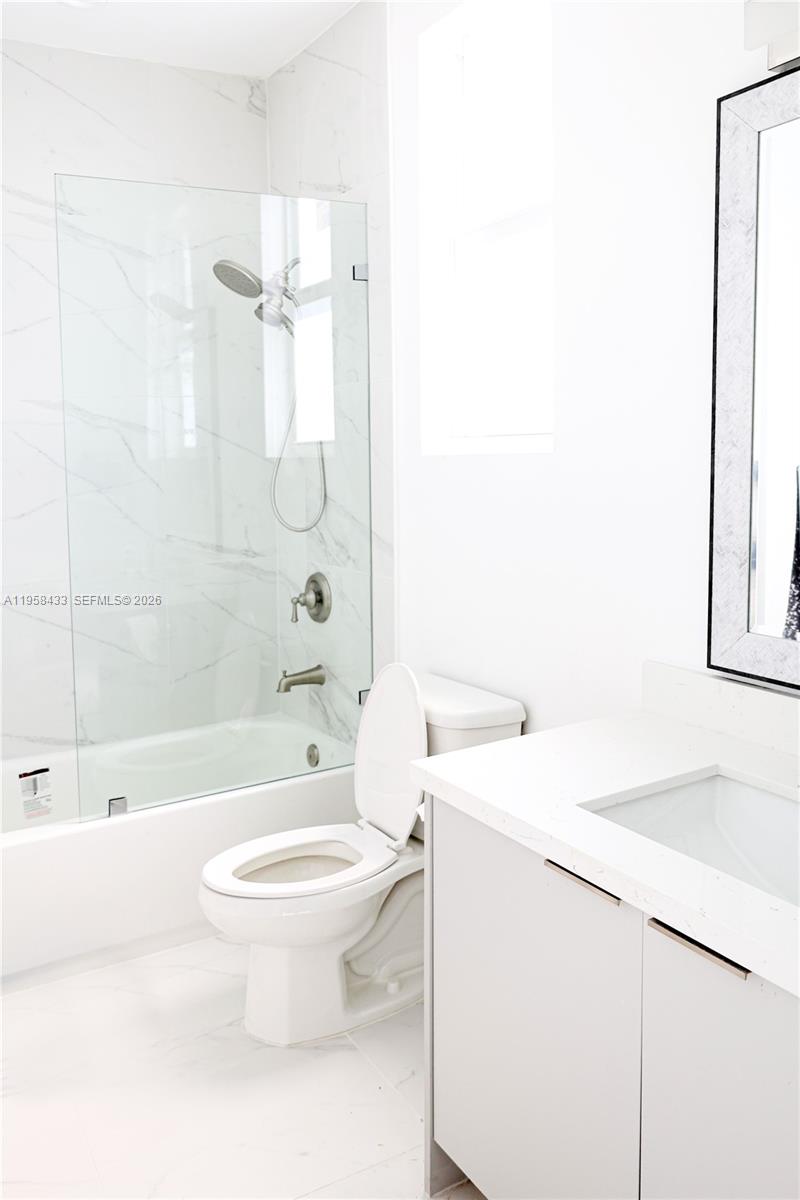 N MIAMI ESTATES - Residential Lease