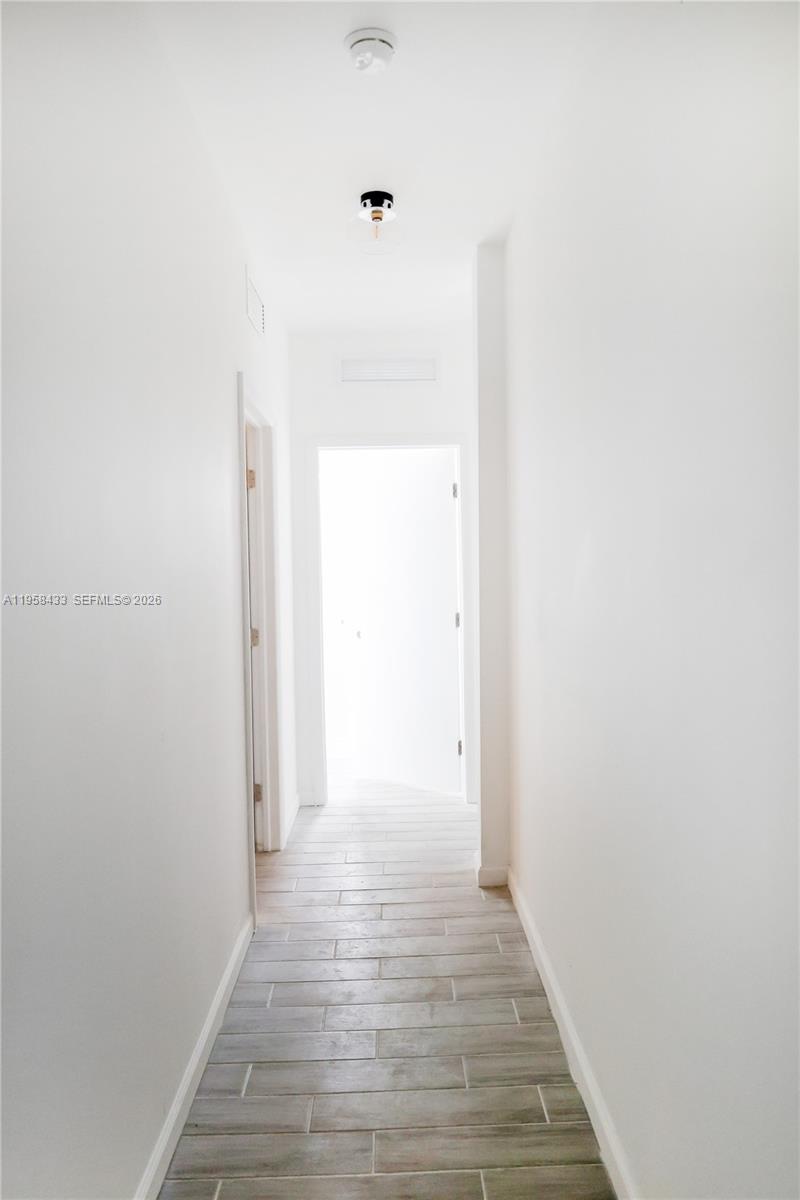 N MIAMI ESTATES - Residential Lease