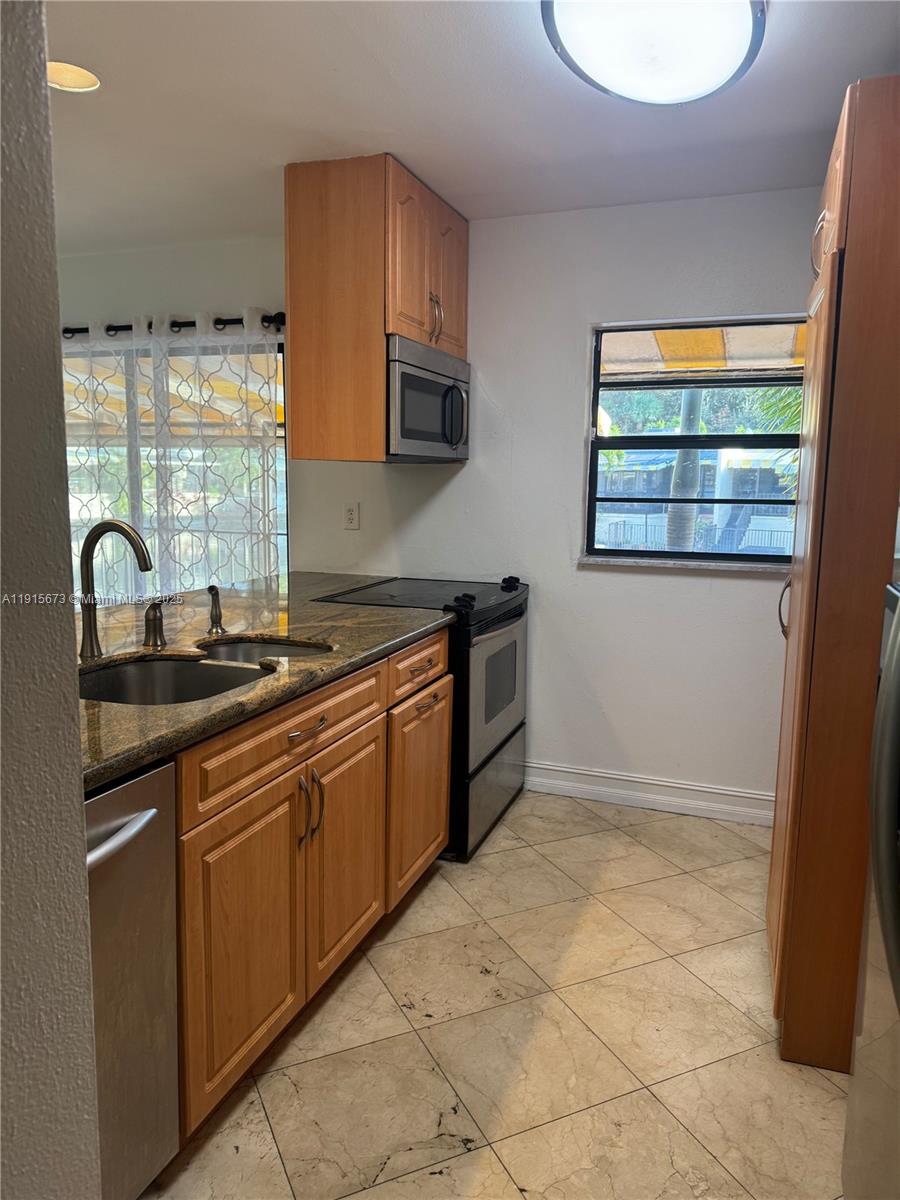 MIAMI LAKES LOCH LOMOND W - Residential Lease