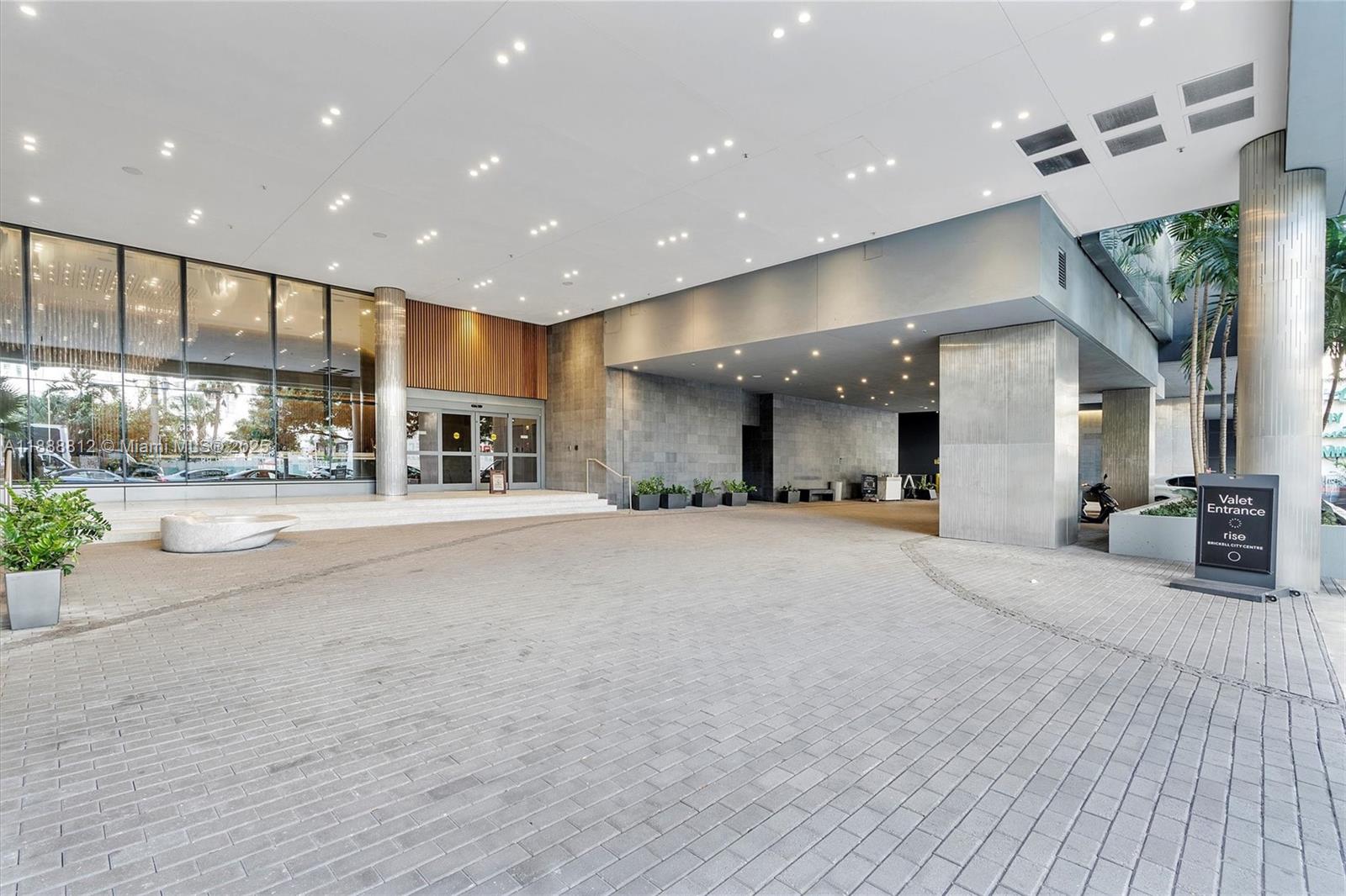 RISE CONDO - Residential Lease