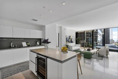 88 SW 7th St 1007 Miami FL 33130