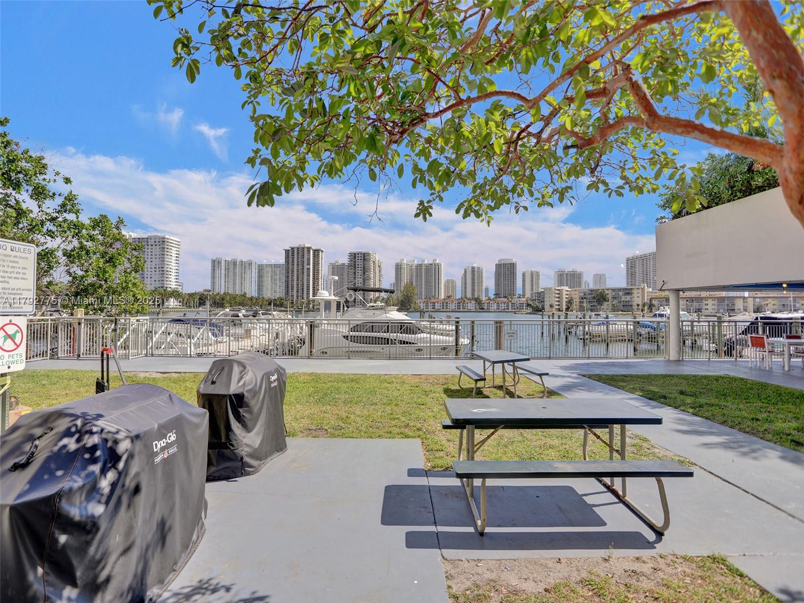 DEL PRADO MARINA - Residential