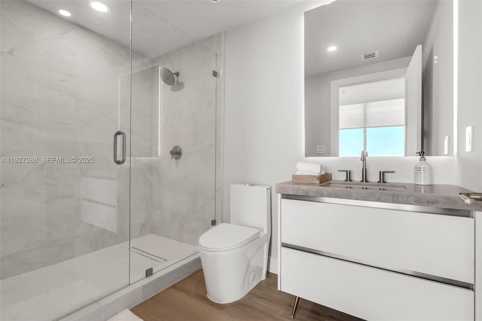 MINT CONDO - Residential Lease