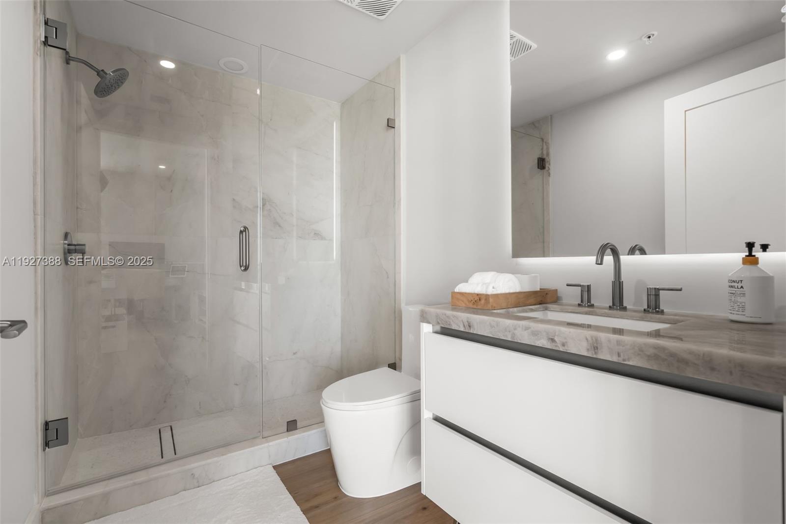 MINT CONDO - Residential Lease