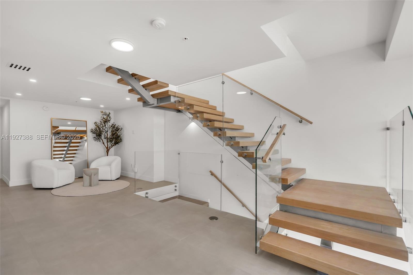 MINT CONDO - Residential Lease