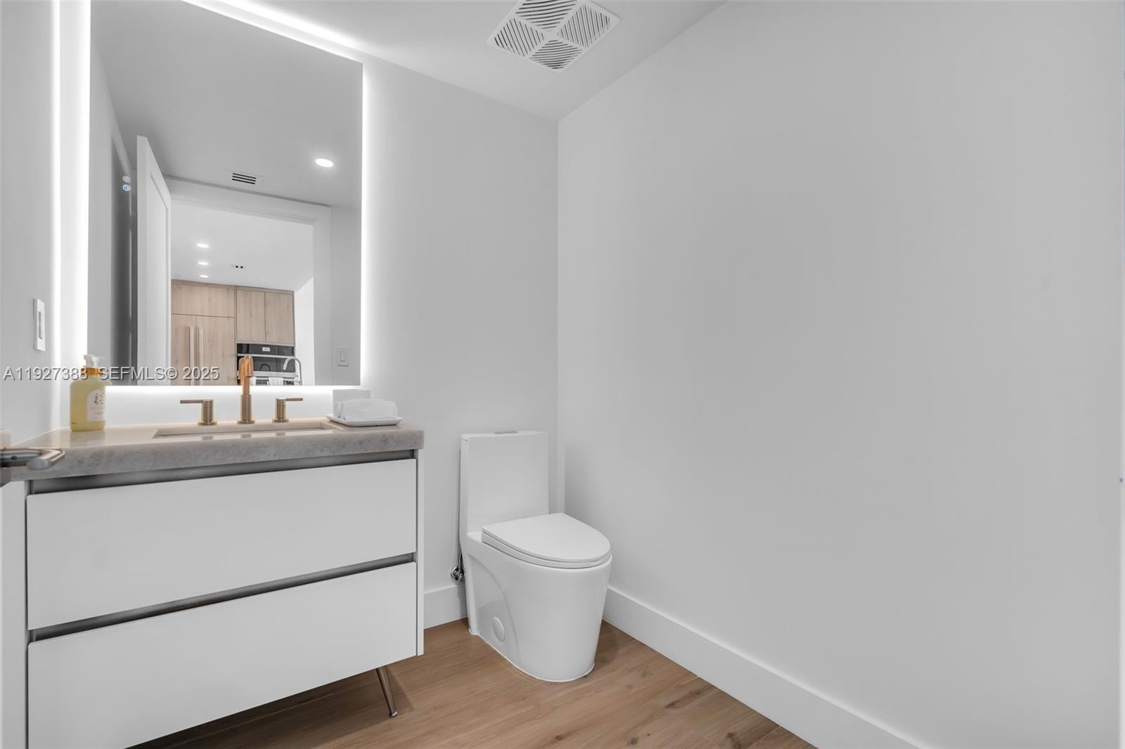 MINT CONDO - Residential Lease