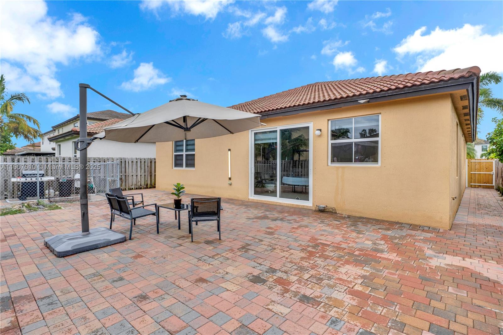 HEMINGWAY POINT - Residential