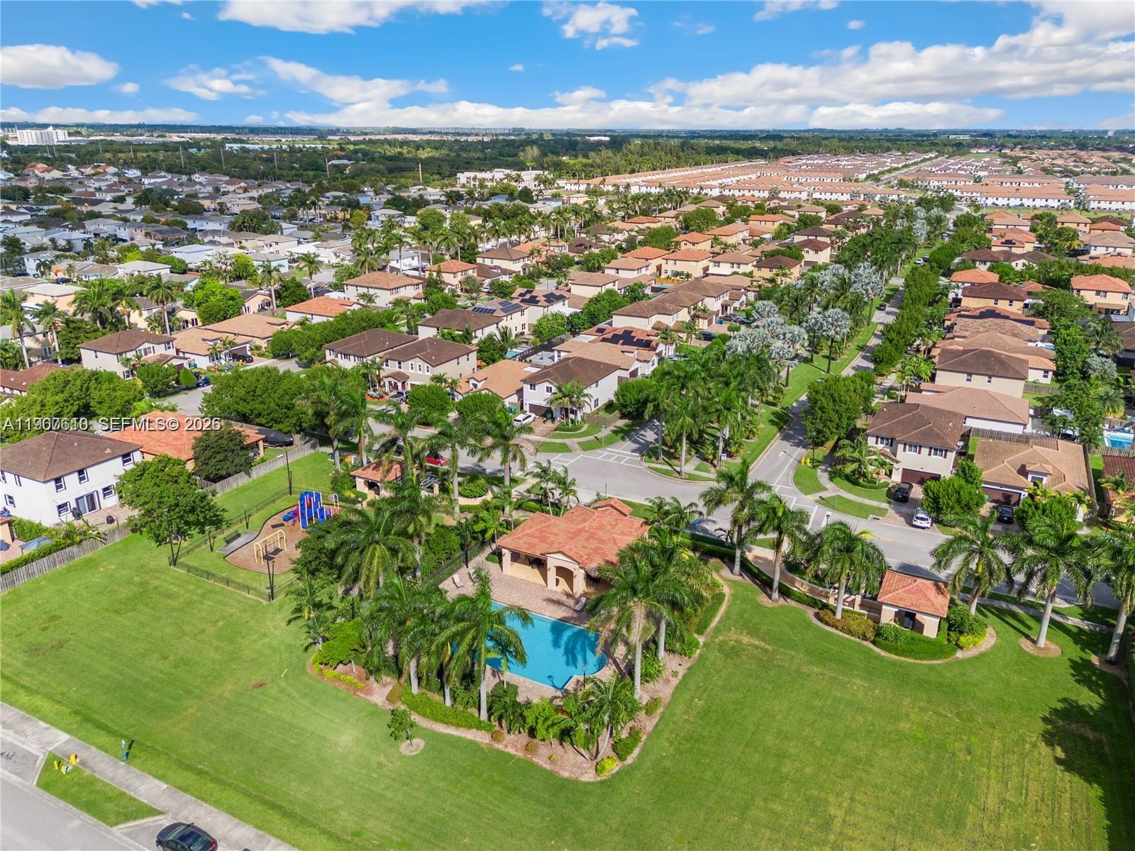 HEMINGWAY POINT - Residential