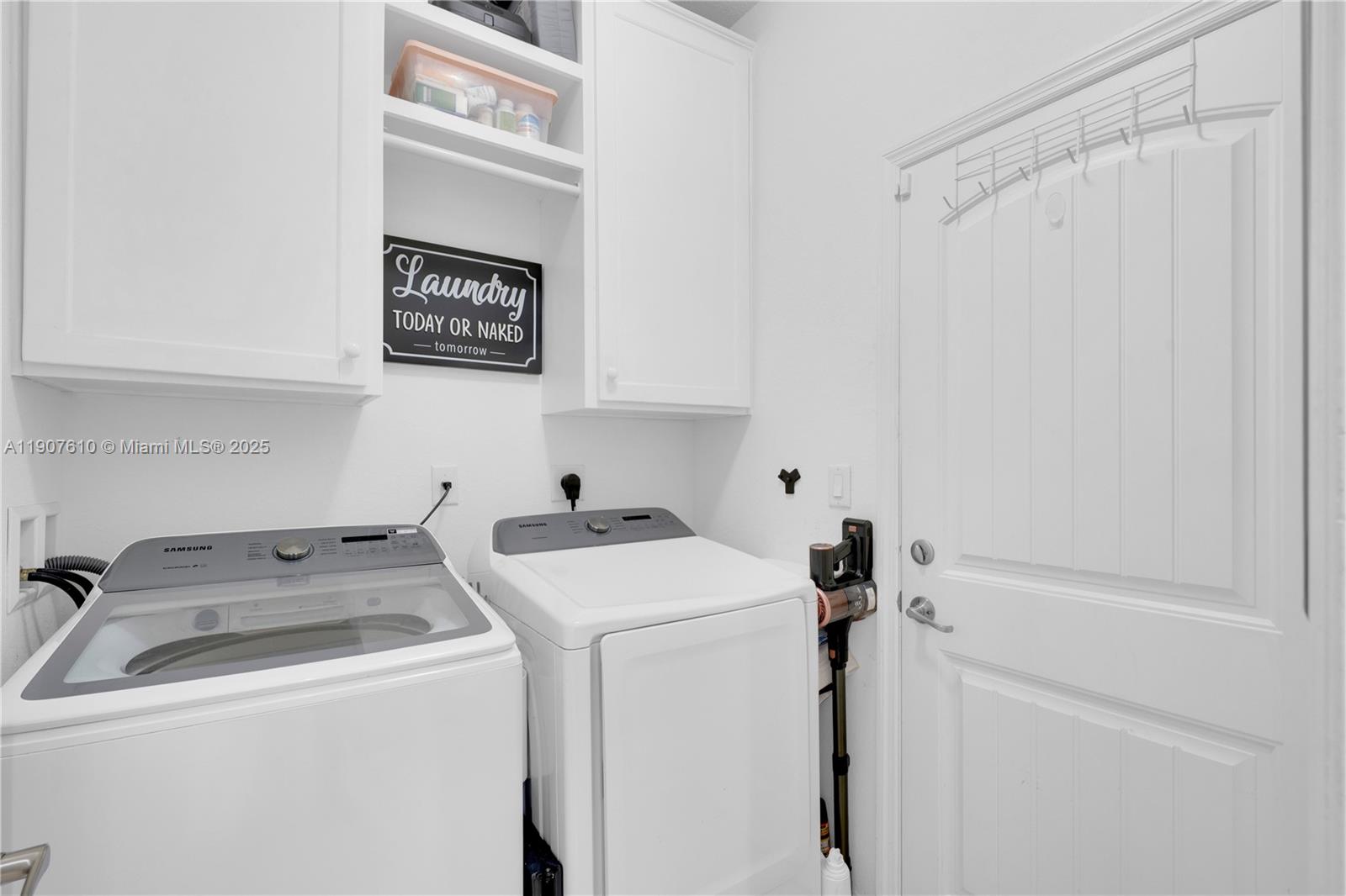 HEMINGWAY POINT - Residential