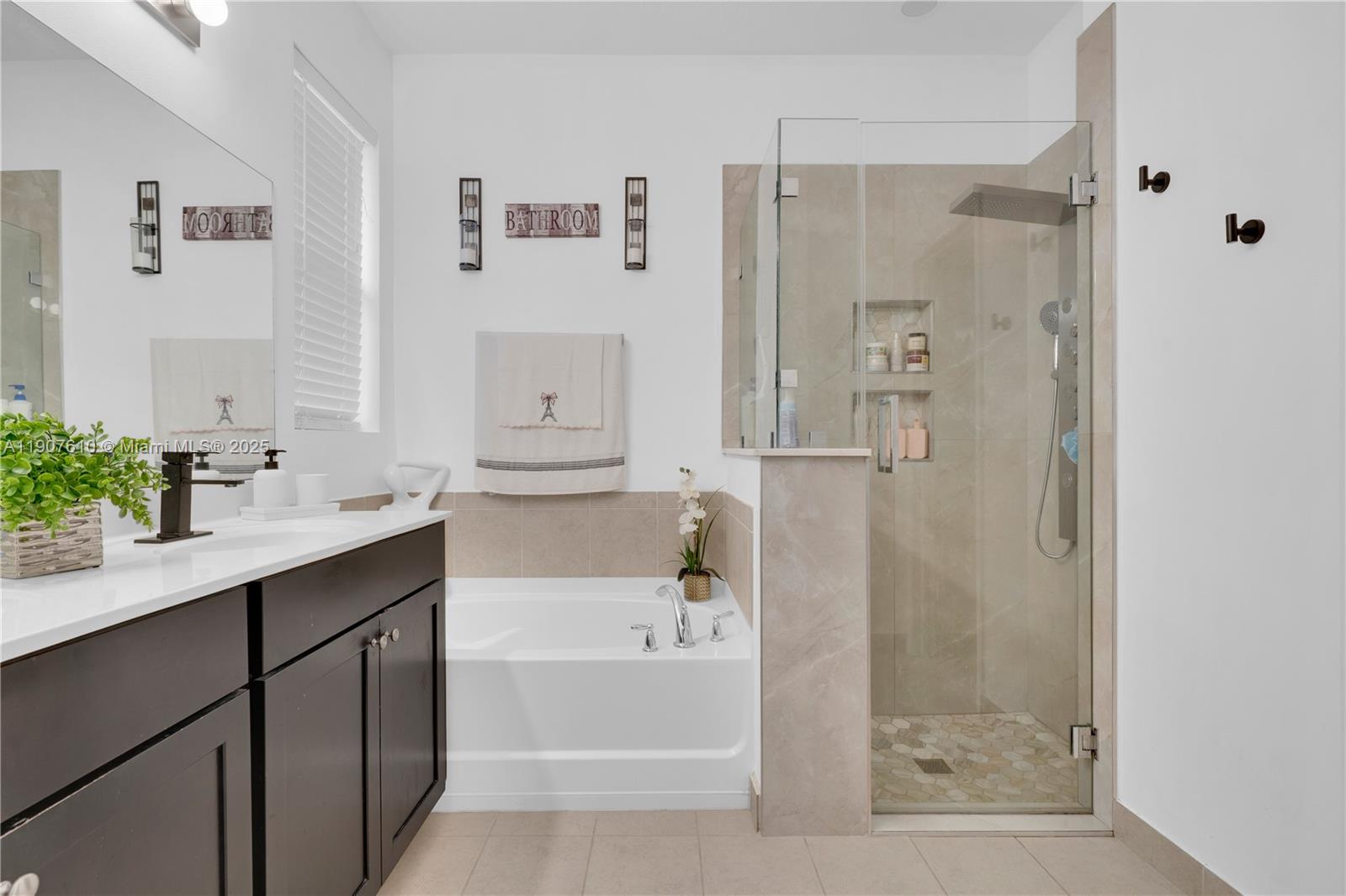 HEMINGWAY POINT - Residential