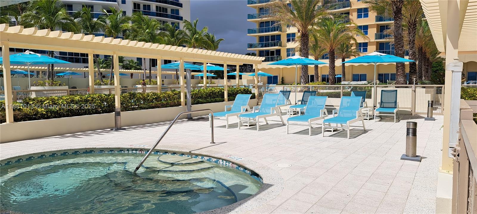 WAVE CONDO - Residential Lease