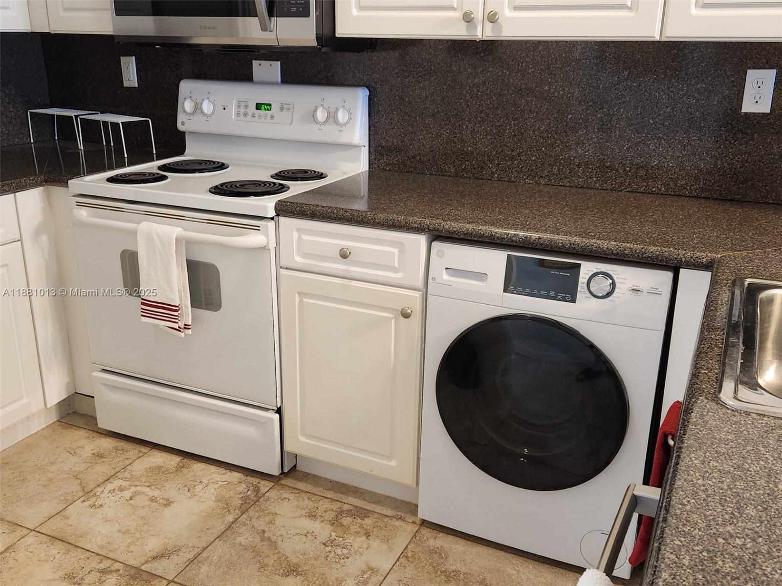 WAVE CONDO - Residential Lease