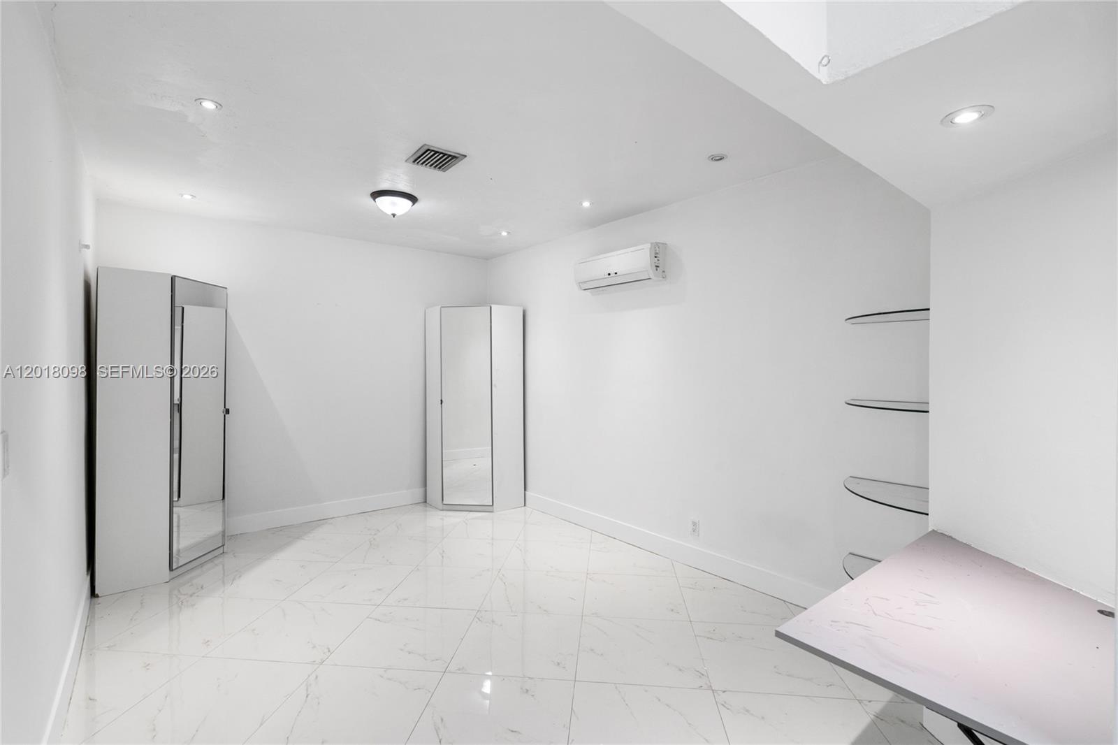 WINSTON PARK UNIT 5 - Residential