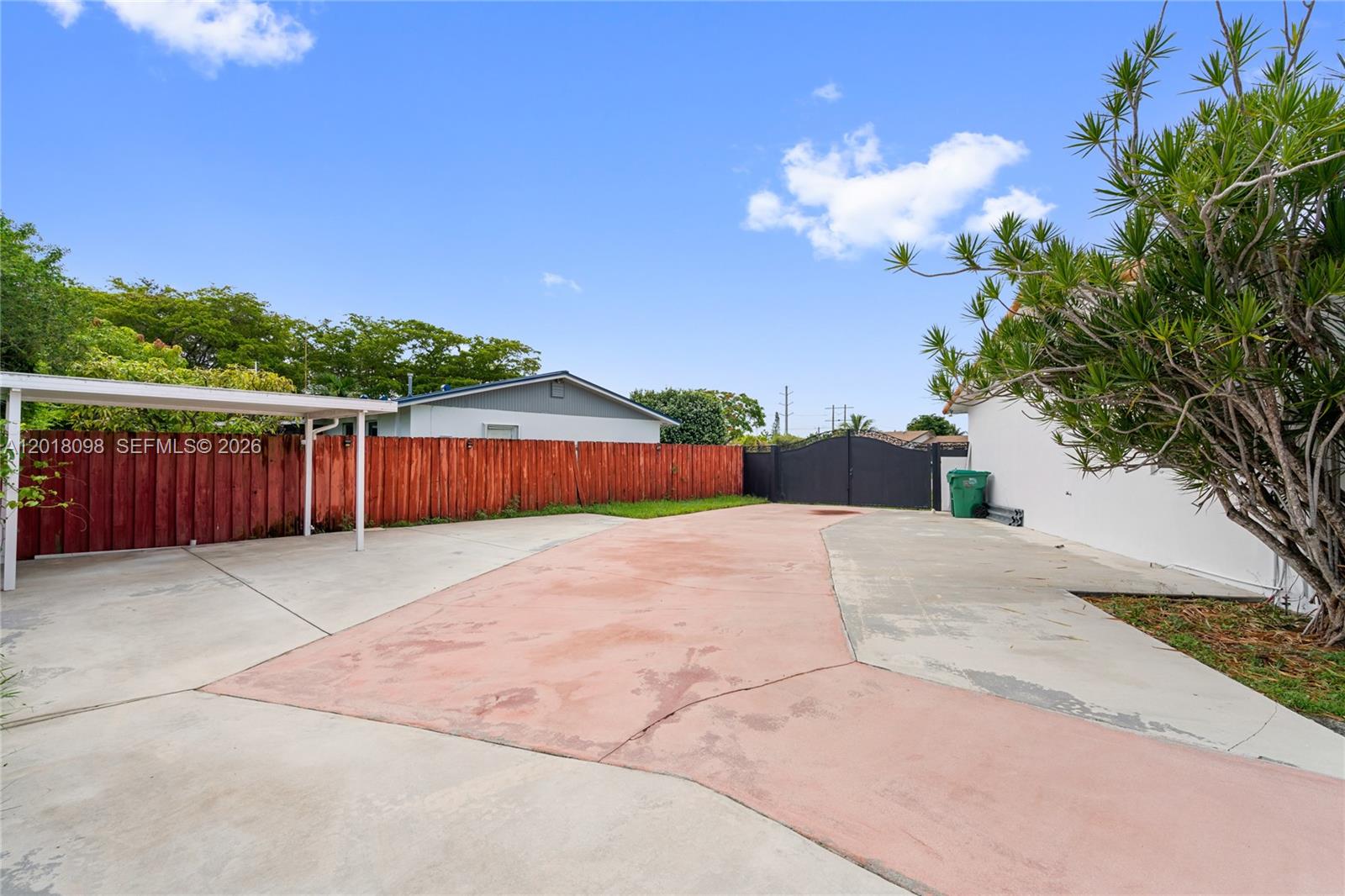 WINSTON PARK UNIT 5 - Residential