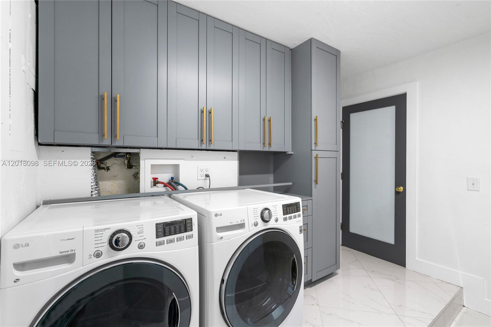 WINSTON PARK UNIT 5 - Residential