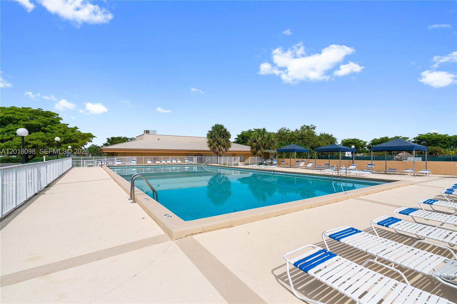 WINSTON PARK UNIT 5 - Residential