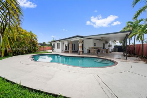 Photo of 13611 SW 77th St, Miami, FL 33183 (MLS # A12018098)