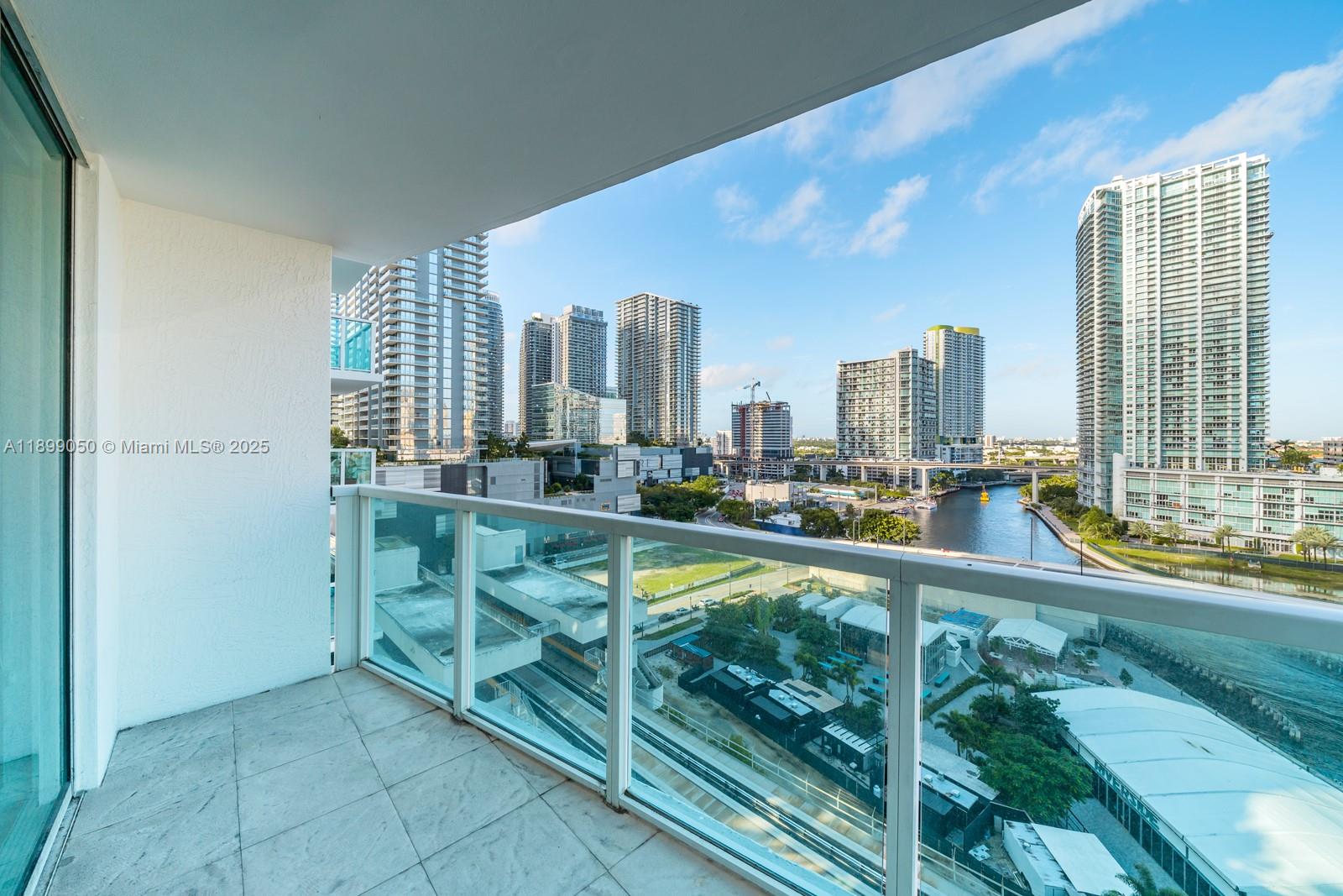 BRICKELL ON THE RIVER N T - Residential