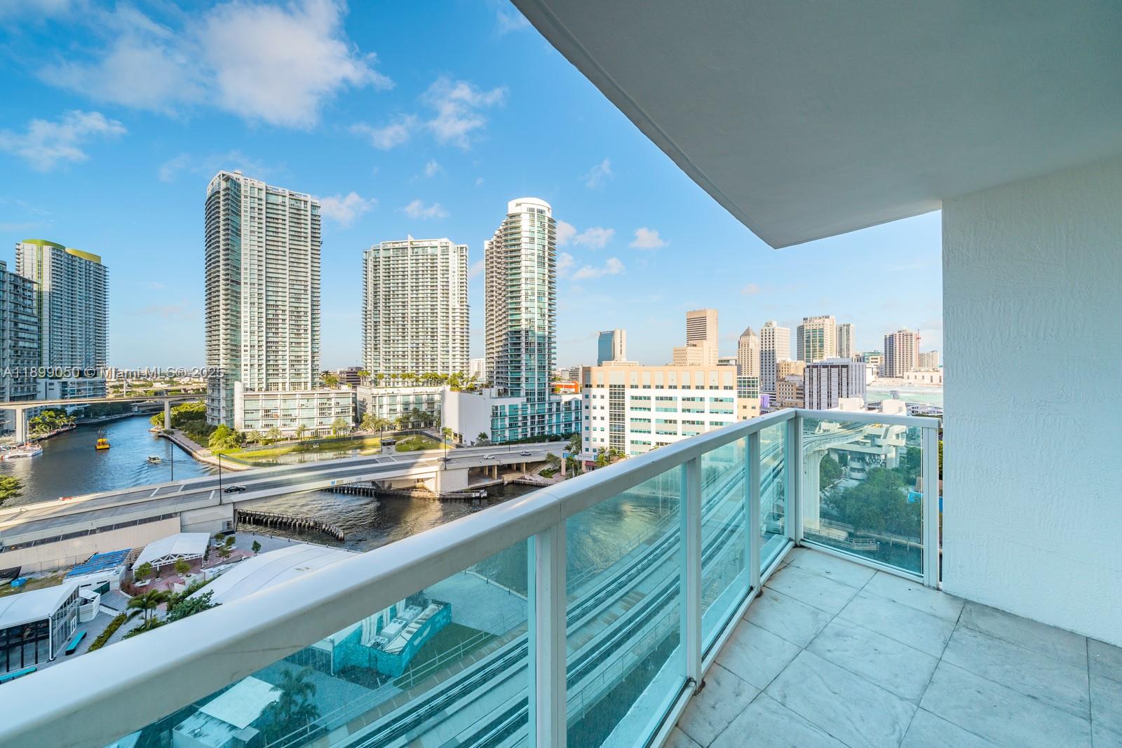 BRICKELL ON THE RIVER N T - Residential