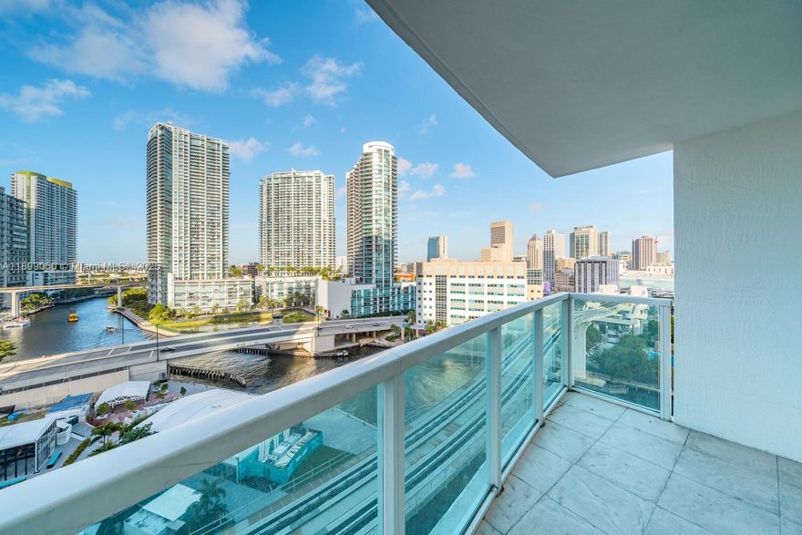 Modern 1BD/1BA residence at Brickell on the River North Tower. Features tile flooring throughout, stainless steel appliances, and floor-to-ceiling sliding glass doors that open to a private balcony with stunning views of the Miami River, Brickell City Centre, and the downtown skyline. Enjoy living in the heart of Brickell with direct access to the Metro mover and walking distance to top restaurants, shops, and cafes.