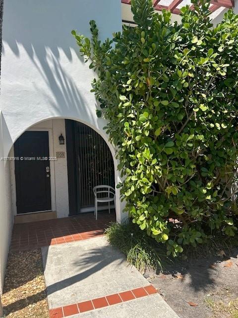 425 Grapetree Dr 209, Key Biscayne, Miami-Dade County, Florida - 2 Bedrooms  
3 Bathrooms - 