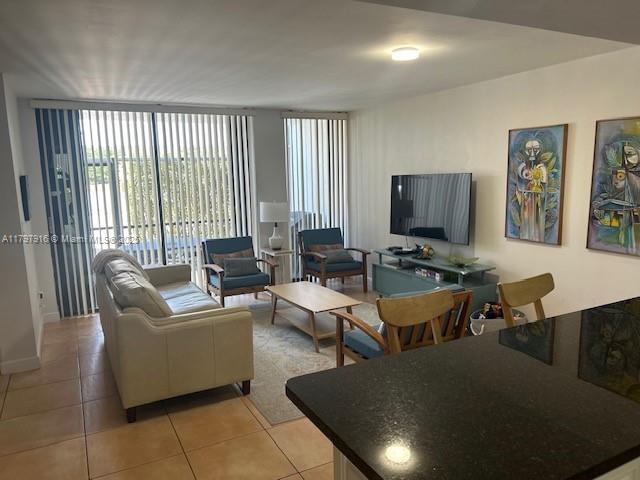 425 GRAPETREE DR 209