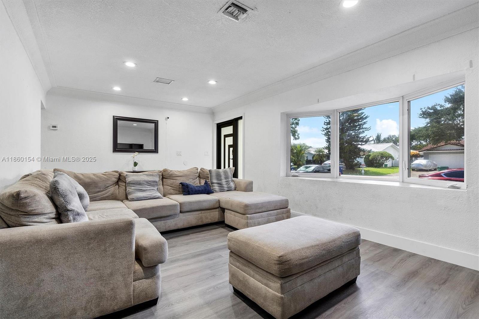 8555 NW 25th Pl