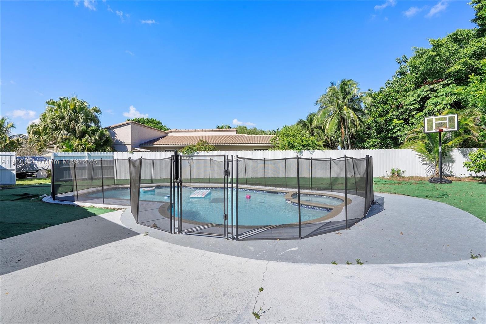 FOREST HILLS SOUTH - Residential