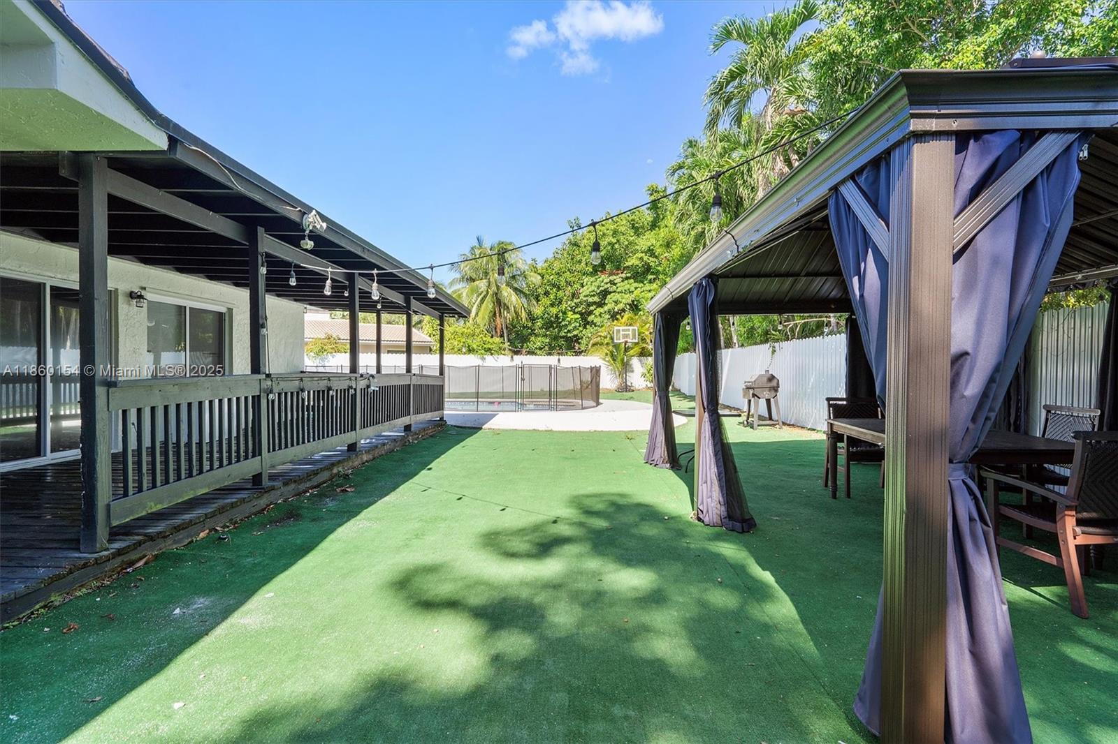 FOREST HILLS SOUTH - Residential