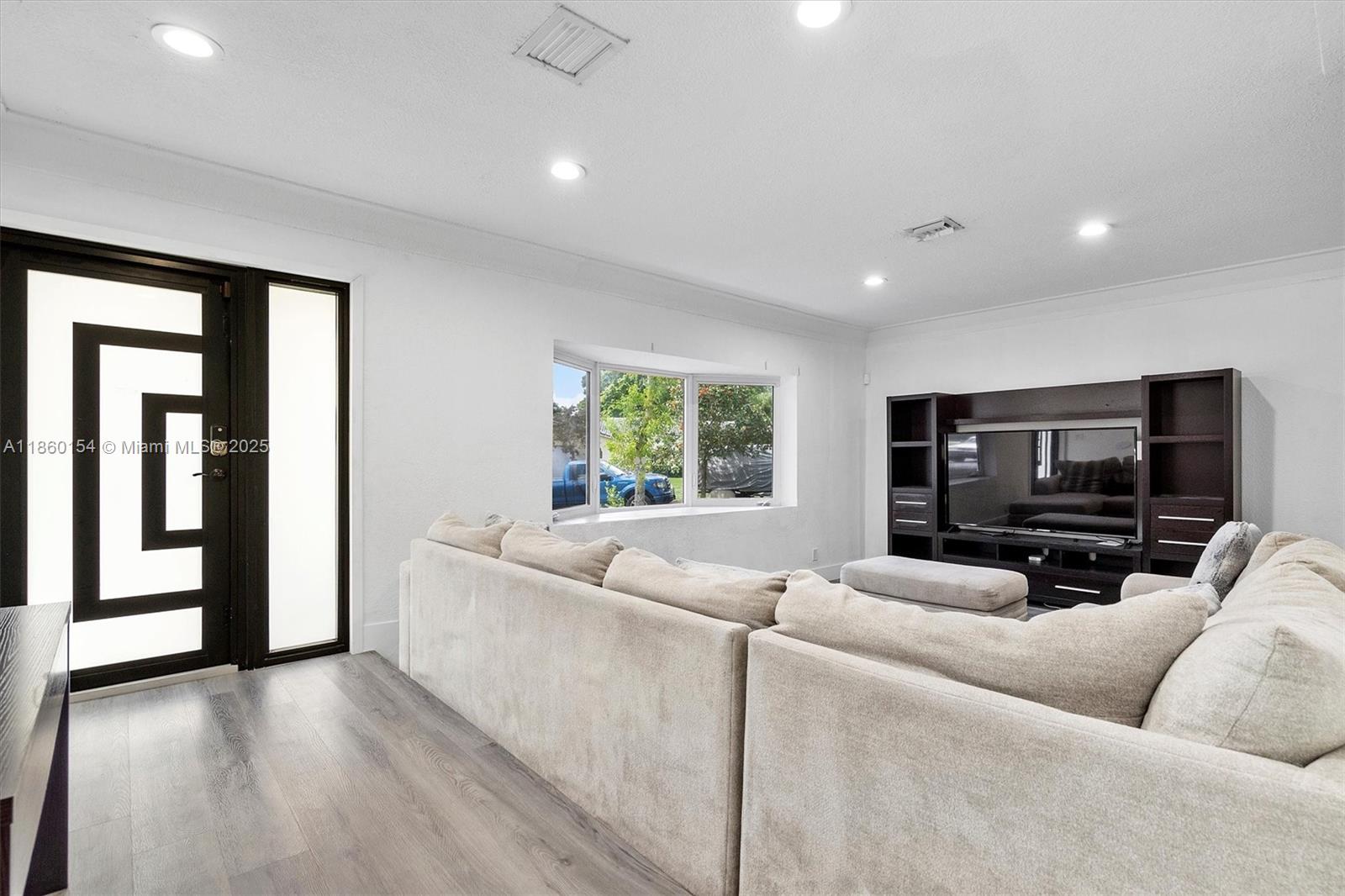 FOREST HILLS SOUTH - Residential