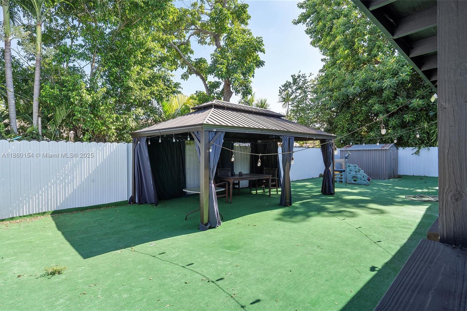 FOREST HILLS SOUTH - Residential