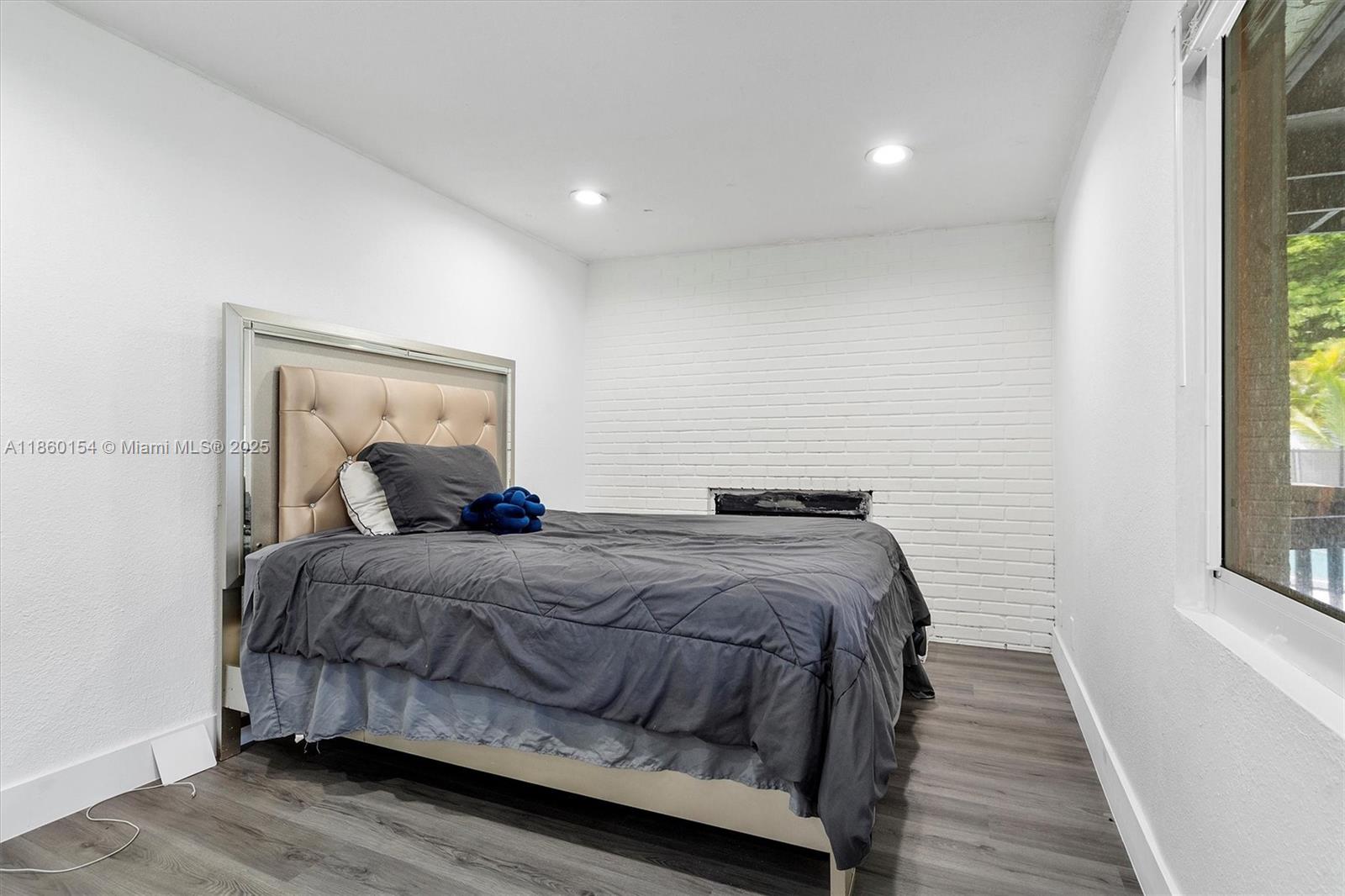 FOREST HILLS SOUTH - Residential