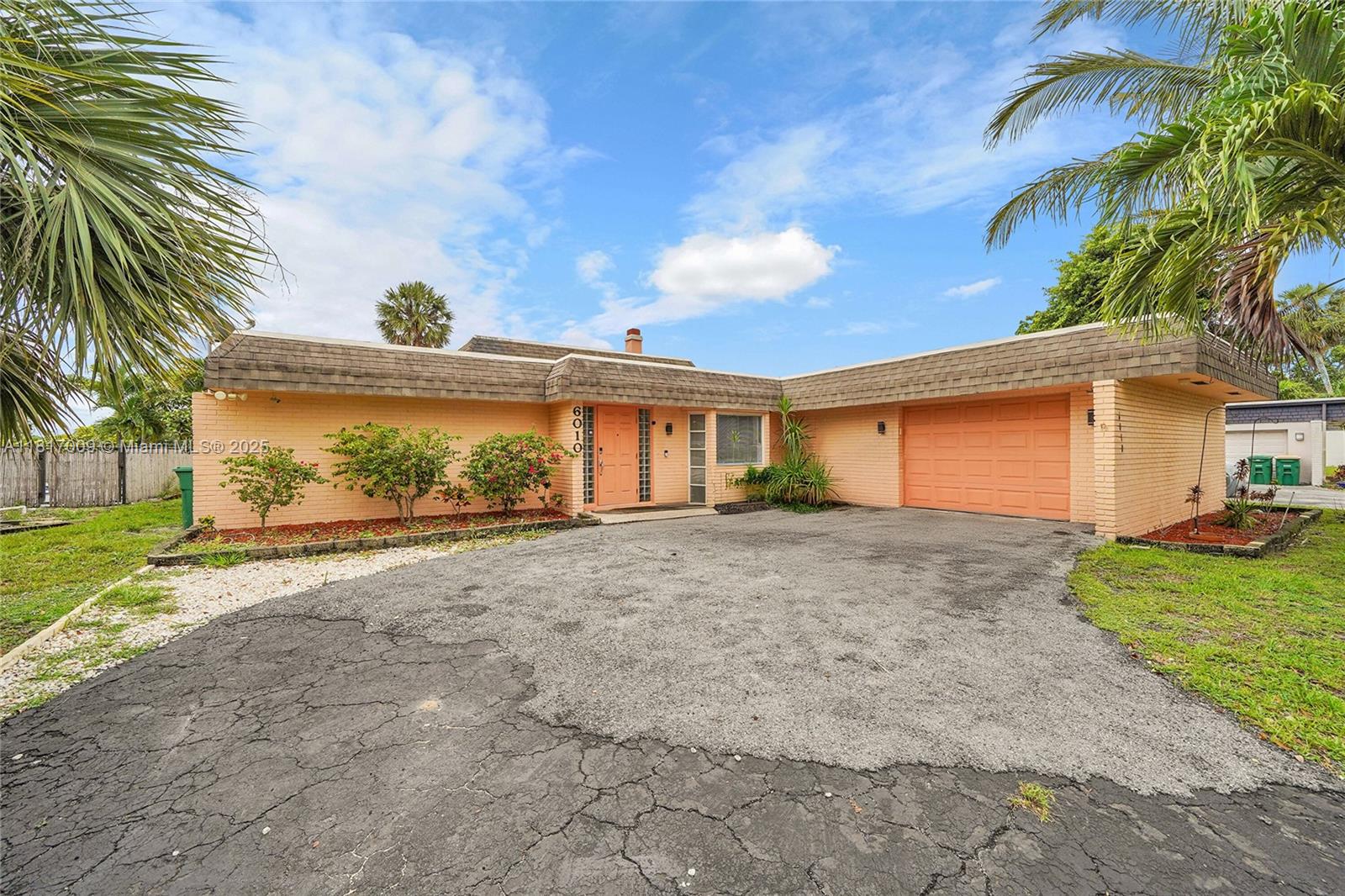 6010 Linden Cir, Tamarac, Broward County, Florida - 3 Bedrooms  
3 Bathrooms - 