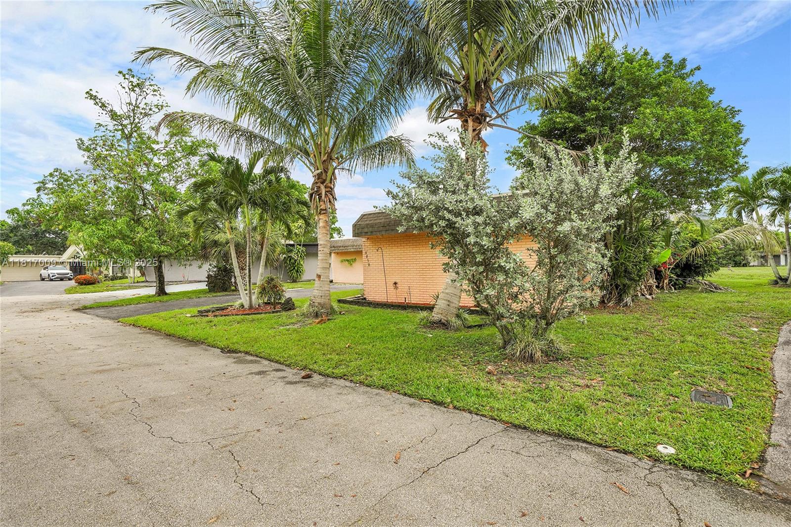 6010 Linden Cir