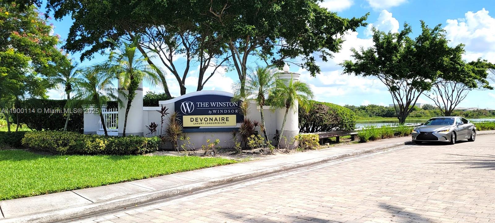 Great spacious 3 bedroom 2 bath unit in Pembroke Pines (biggest 3/2 floorplan) freshly painted. kitchen updated with stainless steel models appliances. Washer & dryer in unit. Walk-in closets and laminate brown floors. Unit is next to the swimming pool & club house. Centrally located & close to I-75, the shops at Pembroke Gardens and Pembroke Pines mall. Memorial West hospital is a few minutes away and excellent Pembroke Pines school district! DEVONAIRE ASSOCIATION SCREEN is $125 PER ADULT + DEVONAIRE CAR DECAL $65. WATER IS NOT INCLUDED. Property is also for rent at $2550 per month. Cash deal submit POF, financing minimum 30% down submit offer with a DU. Pets ok, can excellent for investor can be rented from the first day