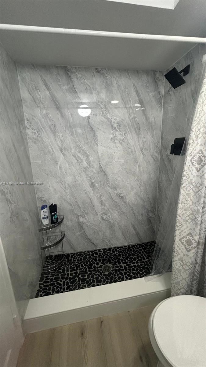 WINSTON TOWERS 400 CONDO - Residential