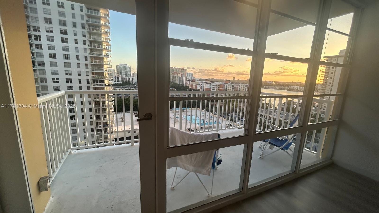 WINSTON TOWERS 400 CONDO - Residential
